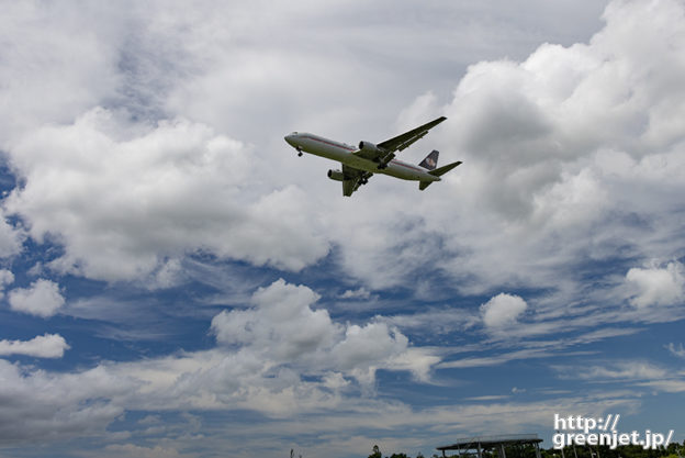 成田で飛行機～この夏っぽい雲がいいね！