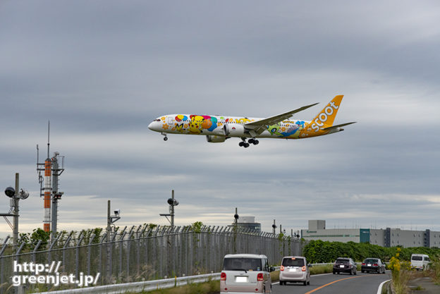 成田で飛行機～スクートのポケモンジェット③