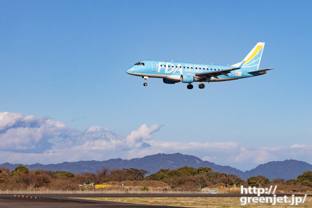 静岡で飛行機～ライトブルーFDAと富士