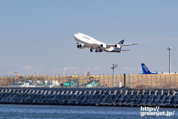 羽田で飛行機～あー美しいルフトジャンボの上がり　