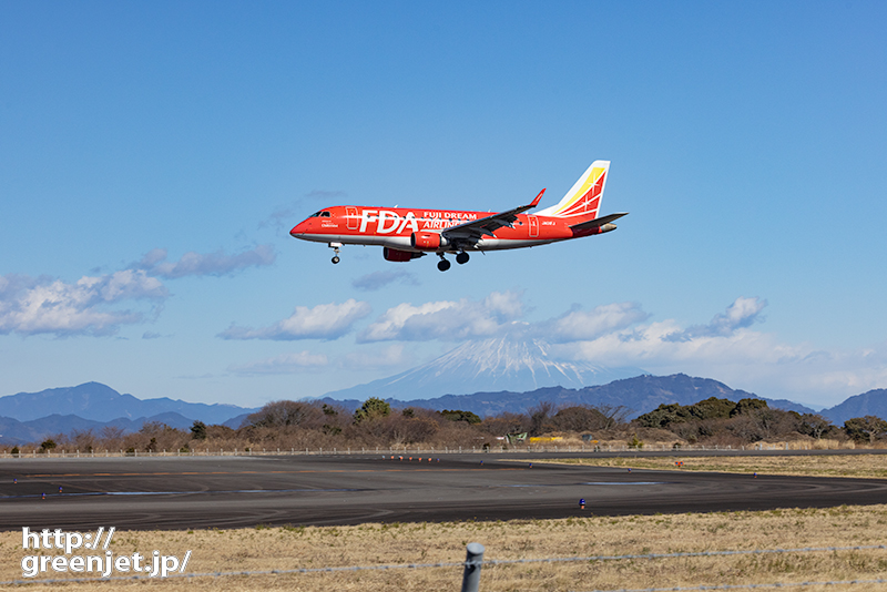 静岡で飛行機～赤いFDAと富士Ⅱ