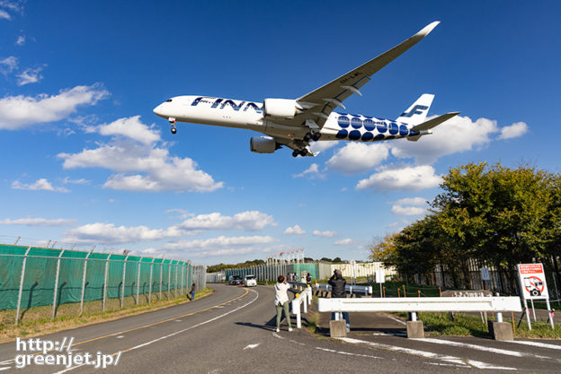 成田で飛行機～フィンエアーのマリメッコ