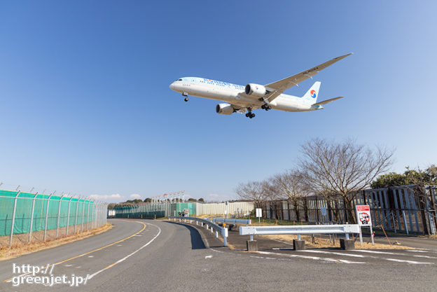 成田で飛行機～このカーブでコリアンB787