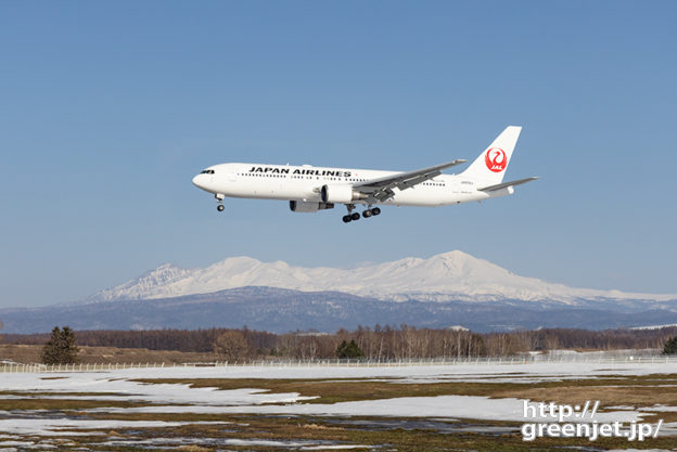 旭川で飛行機～あぁ美しい旭岳と飛行機