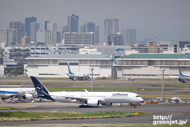 羽田で飛行機～格好いいA350とヒルズ