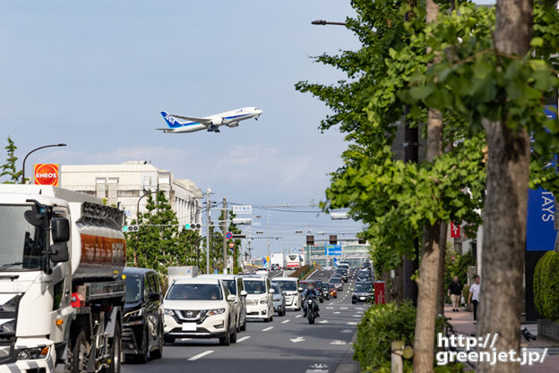 羽田で飛行機～環八の向こうから飛び出す