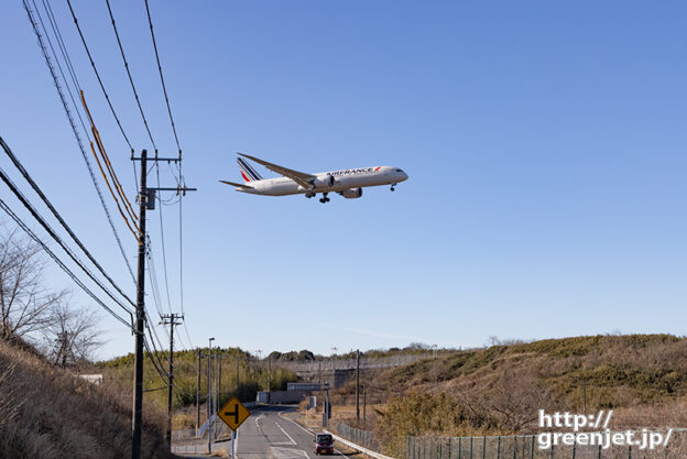 成田で飛行機～朝一のエールフランスがいい