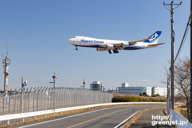 成田で飛行機～クリアーな路上をNCAジャンボ