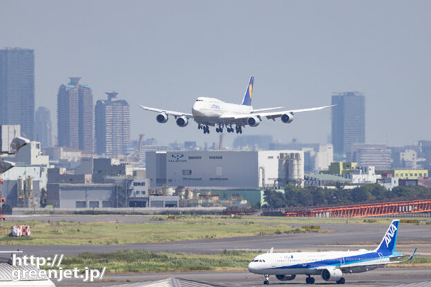 羽田で飛行機～赤い誘導灯とルフトジャンボ