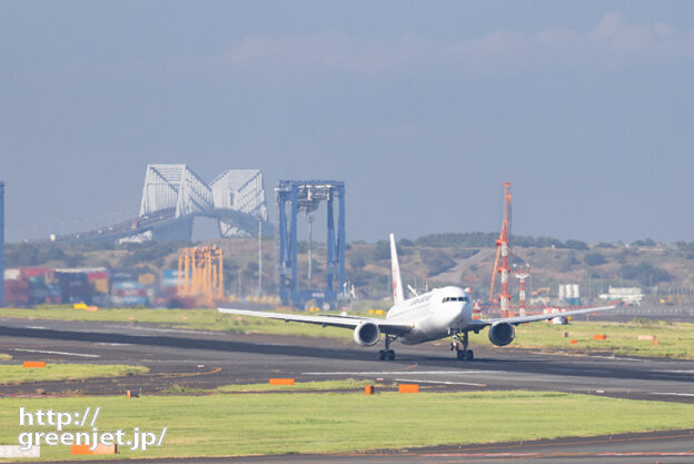 羽田で飛行機～ゲートブリッジバックに上昇