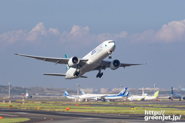 羽田で飛行機～ワンワールドトリプルセブン