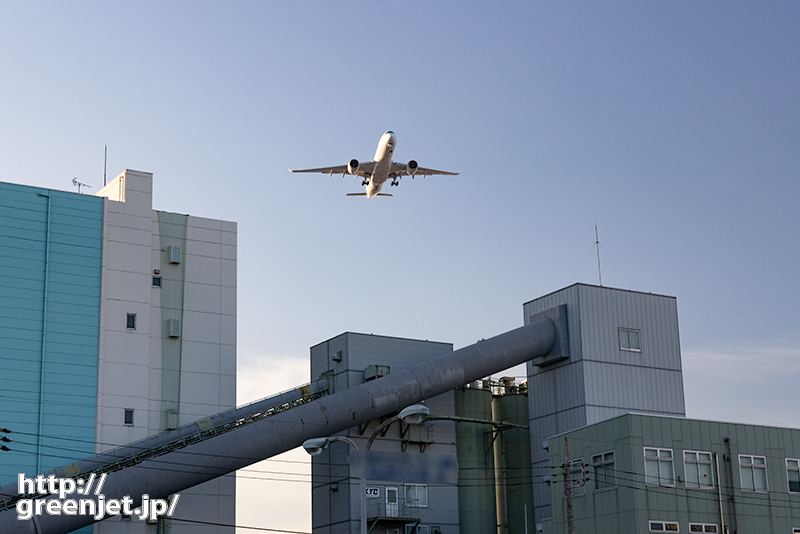 羽田で飛行機～コンクリート工場とA350