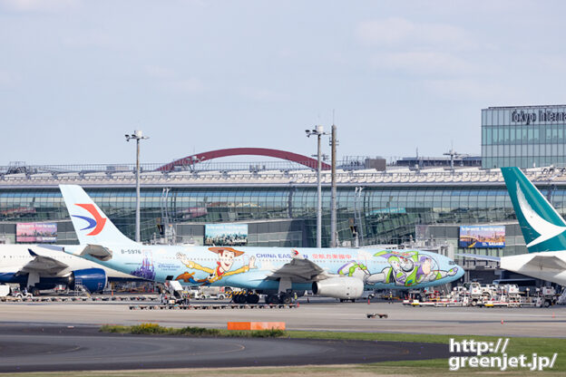 羽田で飛行機～久しぶりのトイストーリー号