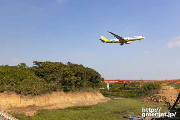 成田で飛行機～崖際をセブパシがすり抜ける