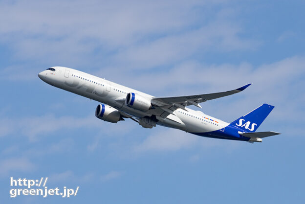 羽田で飛行機～SASのA350に迫る