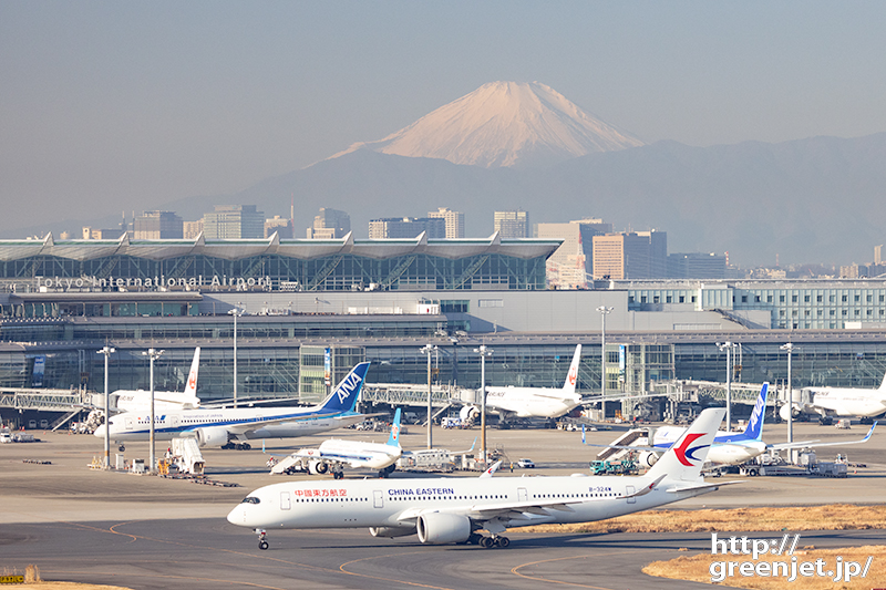 羽田で飛行機～富士と中国東方のA350