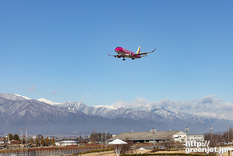 松本で飛行機～雪山と誘導灯を絡める
