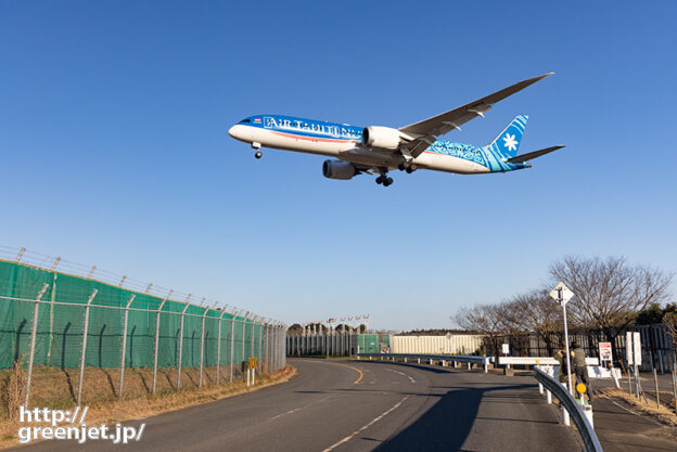 成田で飛行機～エア タヒチ ヌイ B787