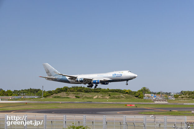 成田で飛行機～13時間遅延でシルクウェイ