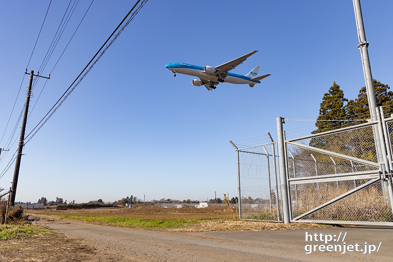 成田で飛行機～ゲートにB777を絡めてみる