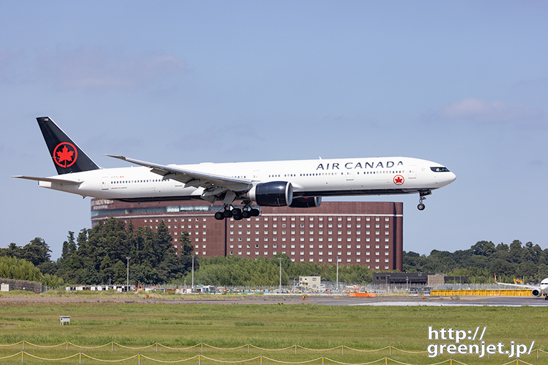 成田で飛行機～マロウドとエアカナダB777