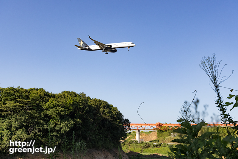 成田で飛行機～エア・アイスランドB757遭遇