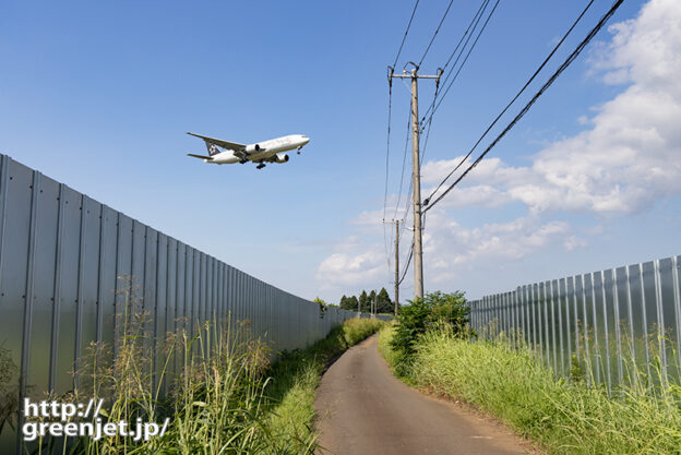 成田で飛行機～邪魔なフェンスも使い方では