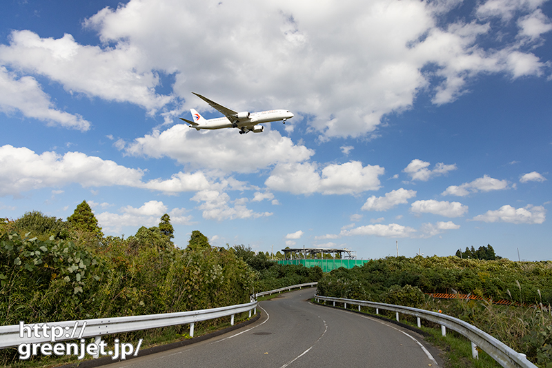 成田で飛行機～クネクネ道と中国東方のA350