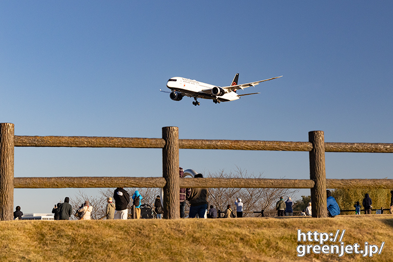 成田で飛行機～柵越えにニューエア・カナダ