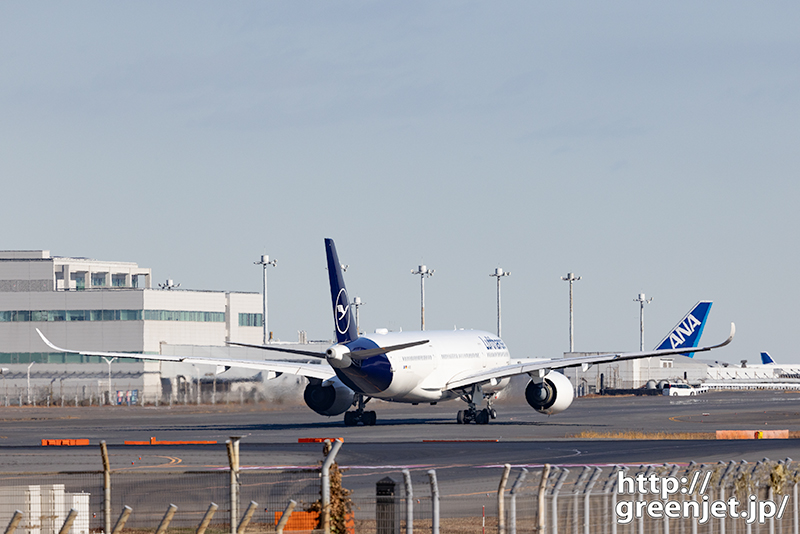 羽田で飛行機～ルフトのA350が出てきたね