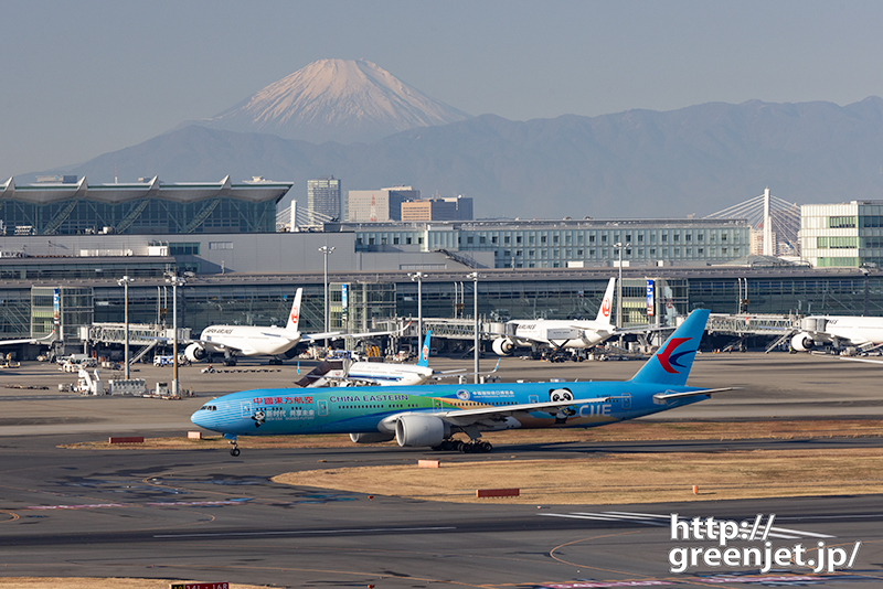 羽田で飛行機～富士山と中国東方のCIIE